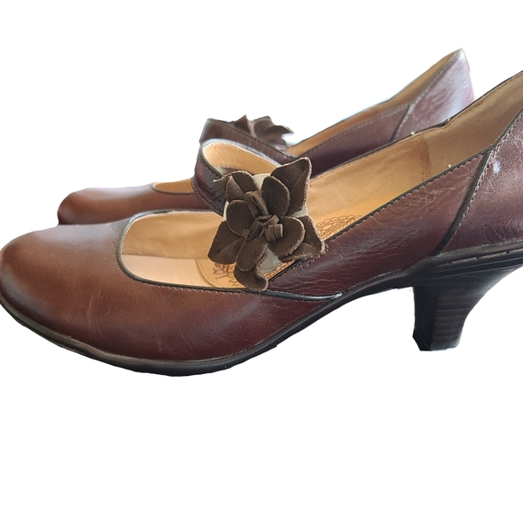 New Söfft Womens Calypso Mary Jane Pumps sz 8.5 - Picture 1 of 5